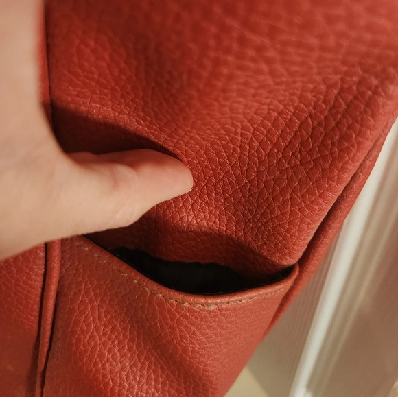 Vintage Tommy Hilfiger Red Faux Leather square Shoulder Bag, 90's, Retro - Picture 8 of 16